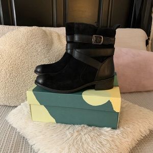 EARTH Black Woodland Suede Boot